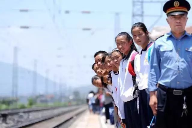 仅仅2秒钟时间，他们错过了唯一安全跑出来的机会