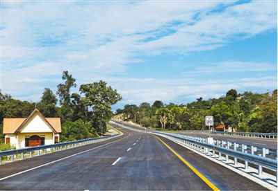 中企承建东帝汶首条高速公路赢得赞誉——“这是一条通往现代化的繁荣之路”