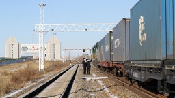 一季度满洲里铁路口岸进出境中欧班列超千列 同比增长35.5%