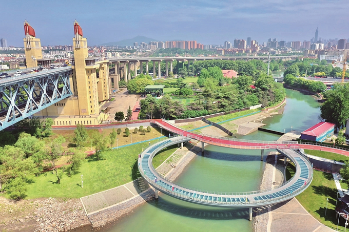 南京长江大桥亲水圆环景观桥即将对外开放