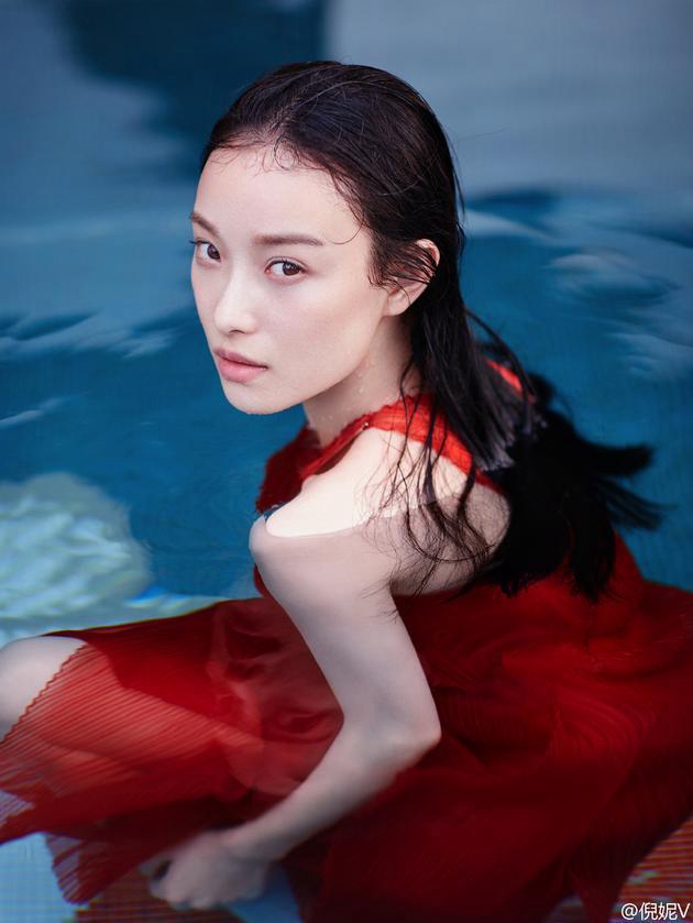 倪妮水中惊艳湿身照太美 揭倪妮出道蜕变史