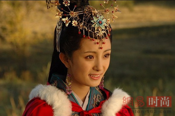 杨幂童星出道火到现在 盘点杨幂古装造型(组图