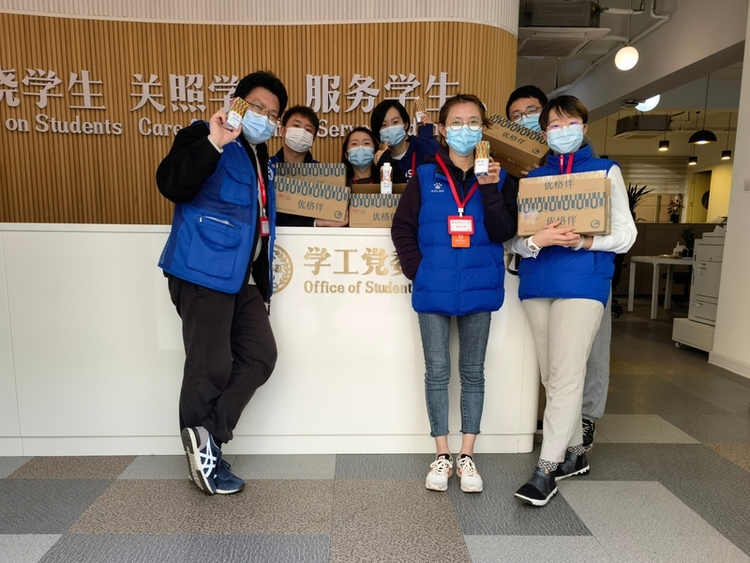 【自述】26岁上海高校女教师:为了保护患病学生,我成了全校最孤独的人