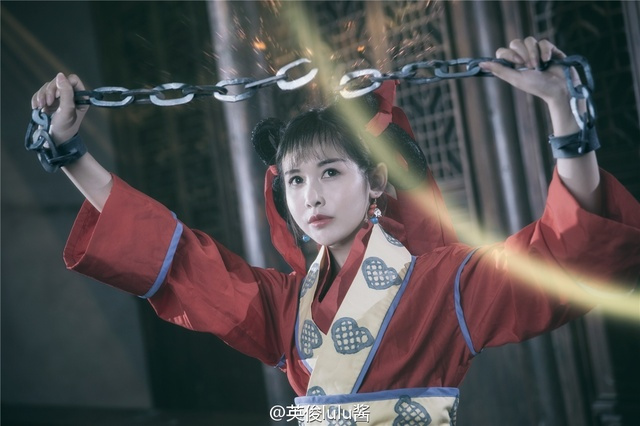 神还原！女网友Cosplay邱淑贞 相似度极高