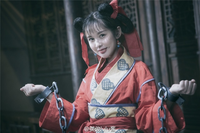 神还原！女网友Cosplay邱淑贞 相似度极高