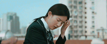 组图:甜炸！吴亦凡为刘亦菲穿鞋喂汤男友力max