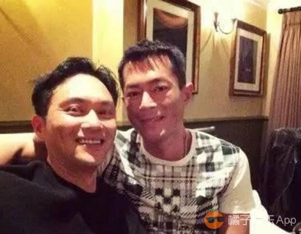 揭秘自拍界心机婊：赵丽颖全凭天然呆 范冰冰磨皮无底线 (1/28)