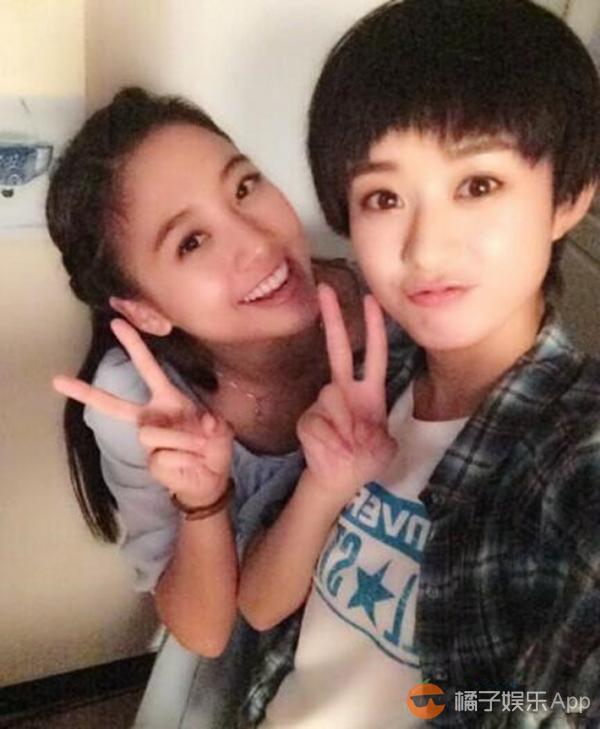 揭秘自拍界心机婊：赵丽颖全凭天然呆 范冰冰磨皮无底线 (1/28)