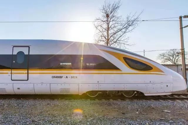 用“神话”的方式打开中国高铁，这对CP我站了！