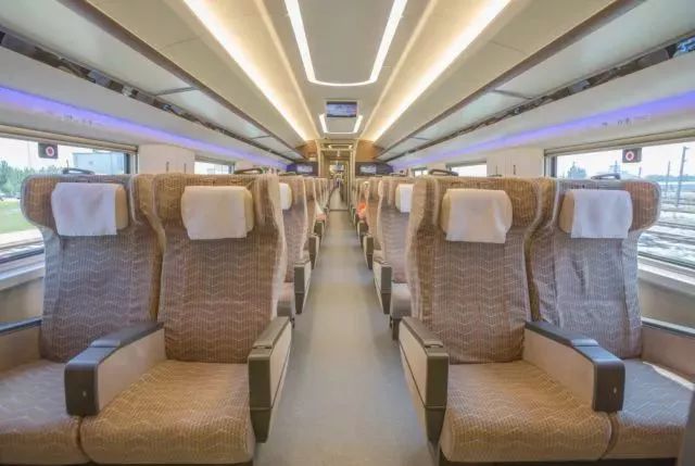 用“神话”的方式打开中国高铁，这对CP我站了！