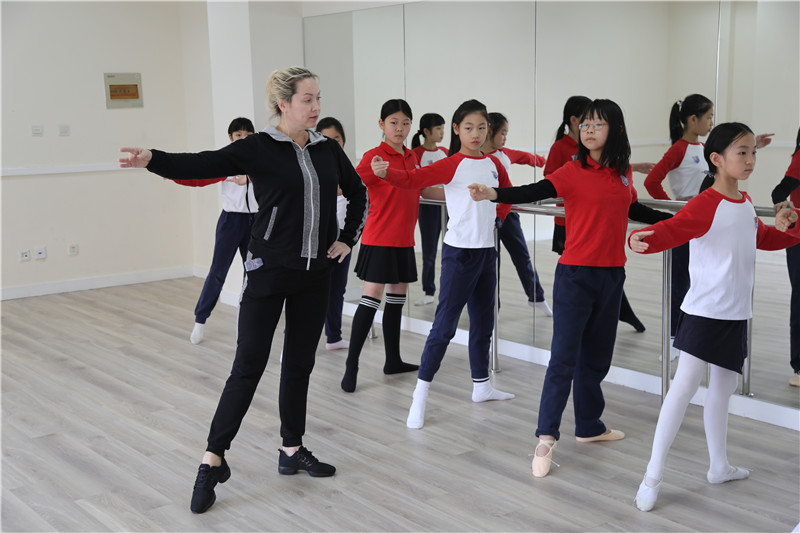 上海美高学校：不屈于平凡之路，她用网球敲开名校大门！