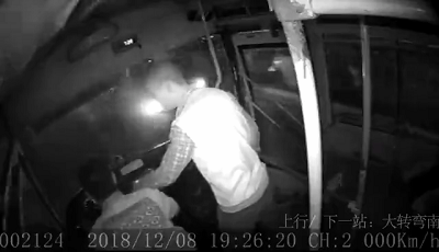 抱拳了，老英雄！