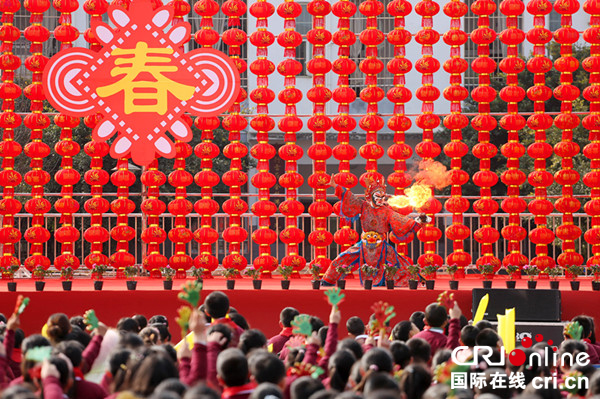 图片默认标题_fororder_川剧绝活吐火。陈冬冬-摄