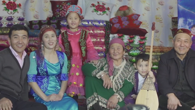 Une visite à la famille kazakhe de Laohu pour voir l'artisanat traditionnel_fororder_微信截图_20220520111707