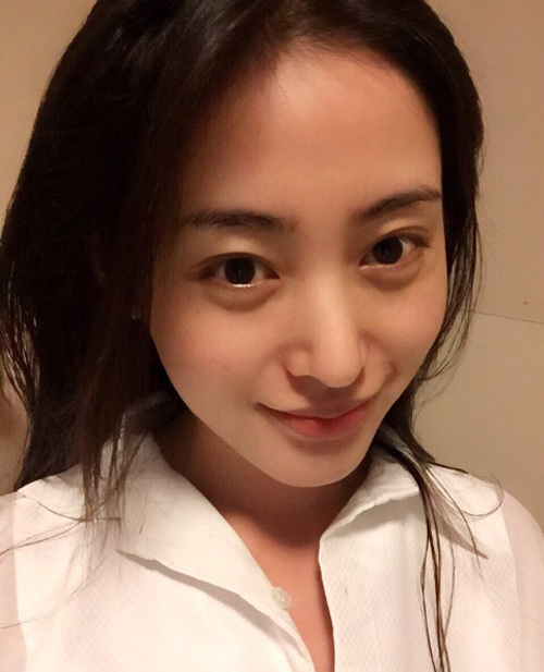 没化妆也美美哒！ 学明星素颜照这么拍才有范