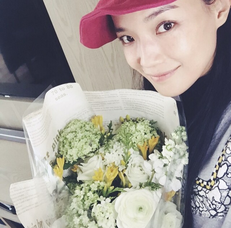 没化妆也美美哒！ 学明星素颜照这么拍才有范