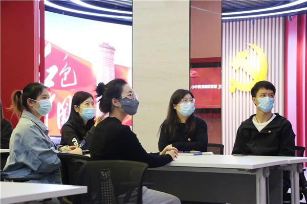 武汉商学院师生热议庆祝中国共产主义青年团成立100周年大会_fororder_图片5