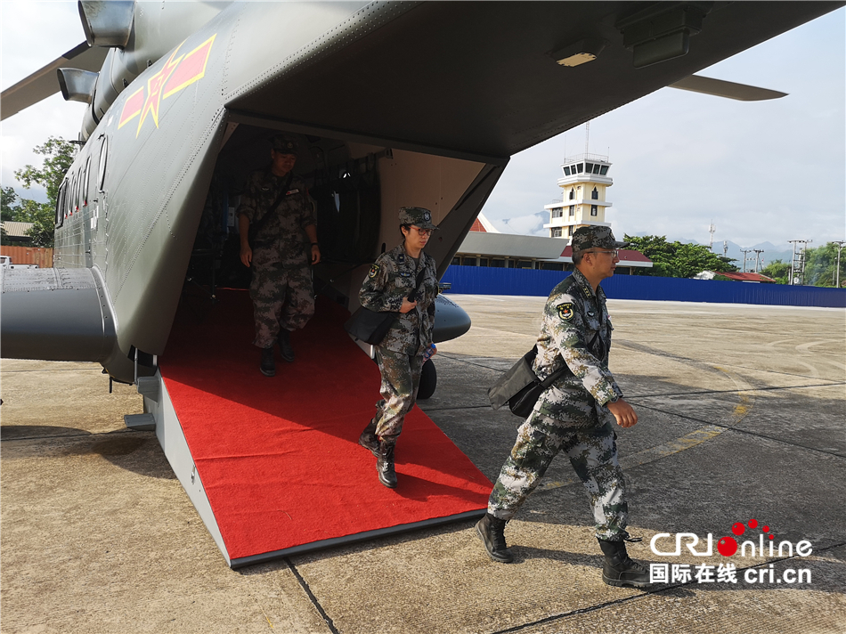 中国解放军医疗队紧急前往老挝琅勃拉邦救援