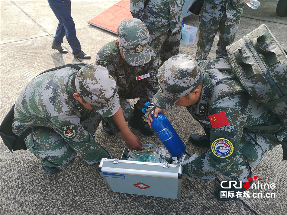 中国解放军医疗队紧急前往老挝琅勃拉邦救援