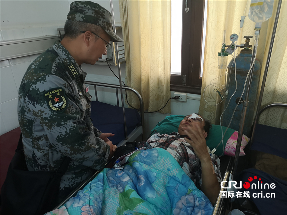 中国解放军医疗队紧急前往老挝琅勃拉邦救援