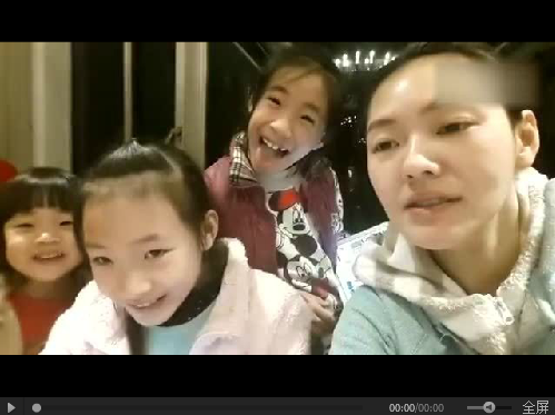 小S首次带三个女儿同台亮相 许老三以为是自己的见面会