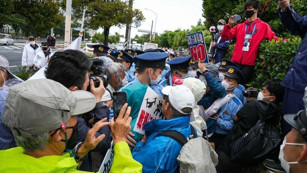日本冲绳民众示威要求削减美军基地_fororder_1