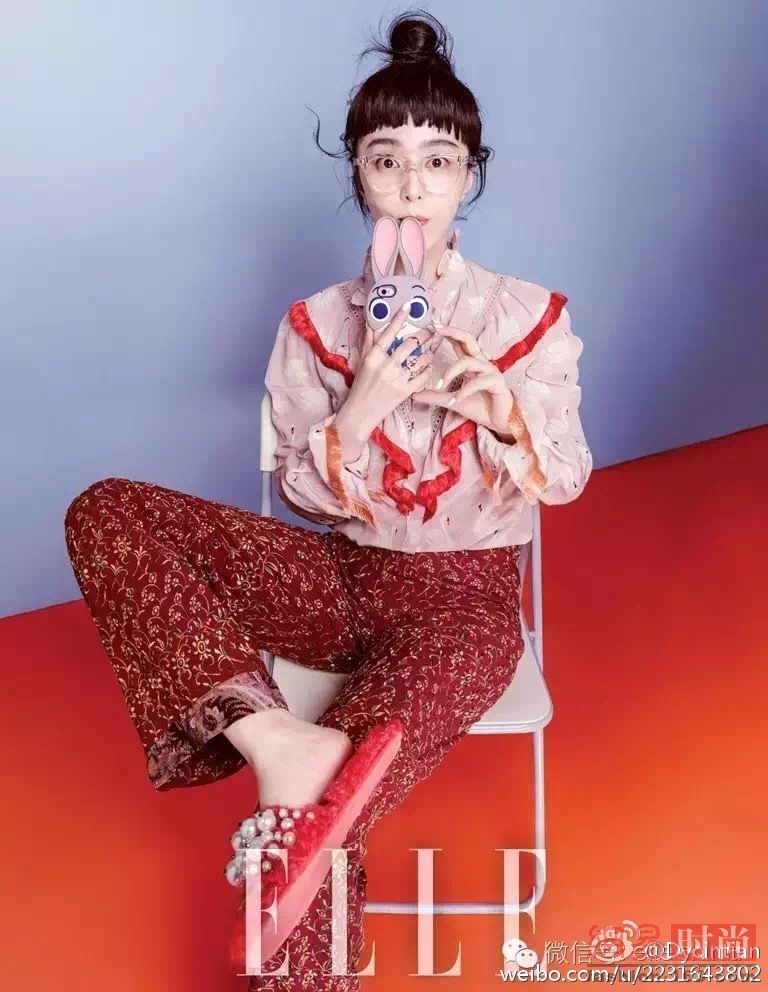 爱情滋润的范爷变少女 丸子头搞怪卖萌