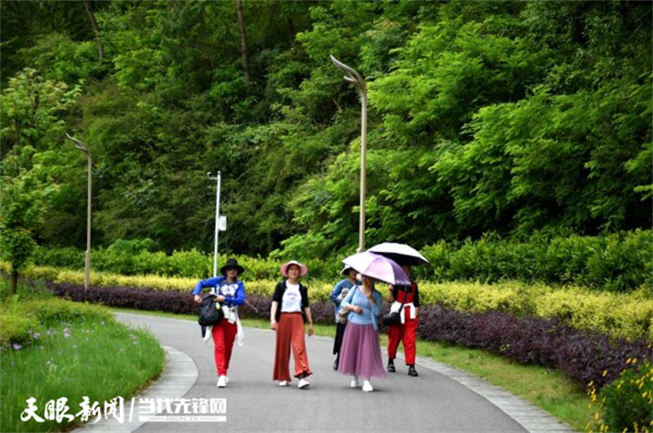（中首）贵阳双龙生态公园：游客“吸氧”好去处