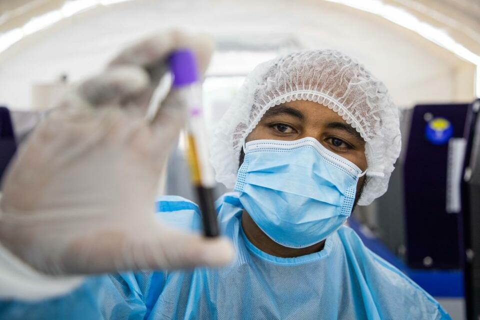 “火眼”识病毒，中国实验室助力非洲抗疫