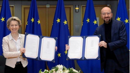 欧洲头条丨签完的协议想反悔 英欧上演“胆小鬼游戏”