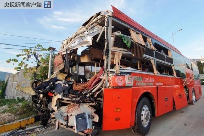 越南庆和省两辆客车相撞 已致1人死亡40人受伤