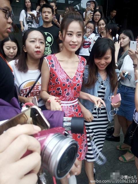 颖儿暴瘦似骷髅架 胸骨凸出身上肉都减没了_娱乐_腾讯网