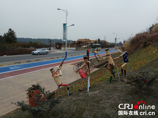 图片默认标题_fororder_“木制人”的音乐队（摄影-杨建昆）