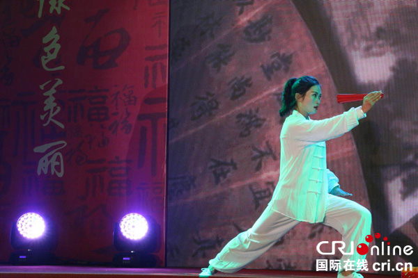 图片默认标题_fororder_功夫扇《中国功夫》表演现场