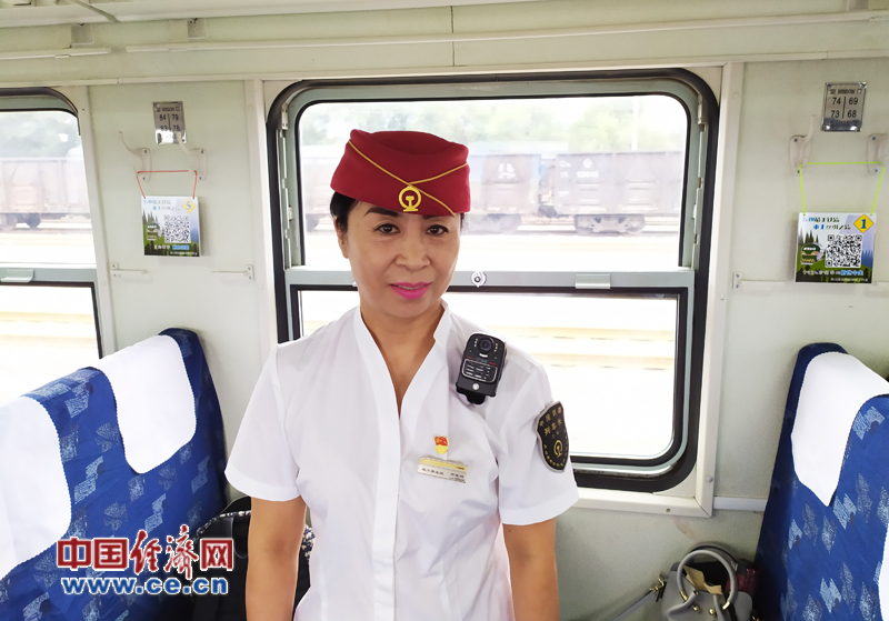 【发现最美铁路·重走丝绸之路】7524次“小慢车” 四十余载