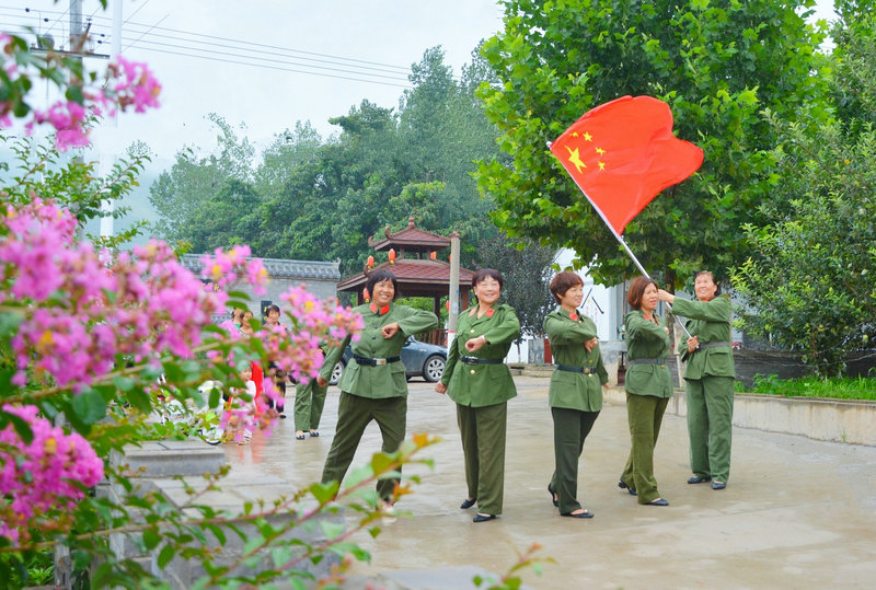 (有修改)【B】三门峡示范区阳店镇:抖音“抖”出美好生活新风尚
