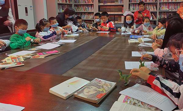 自贡高新:寓教于乐学历史 德治教化育新人_fororder_2活动现场