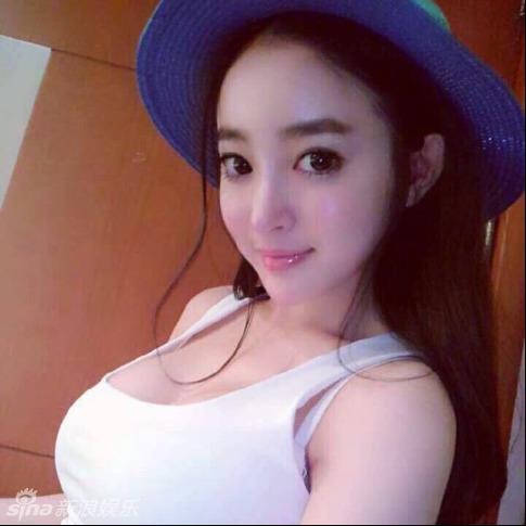 组图：王思聪选妃 翻版Baby小周慧敏实力抢眼