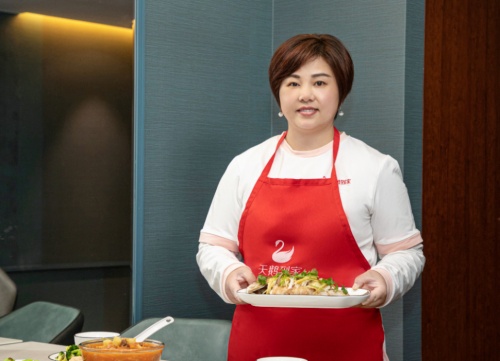 5·20 天鹅到家这样告白劳动者——致敬平凡中美丽绽放的家政匠人 5·20 天鹅到家这样告白劳动者——致敬平凡中美丽绽放的家政匠人