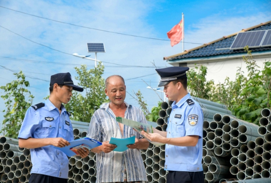 “一村一辅警”警务模式让服务与百姓更近