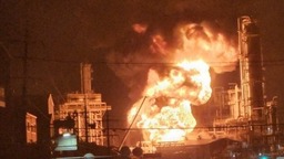 韩国一炼油厂大爆炸致1死9伤：火柱腾起数十米 附近震感剧烈