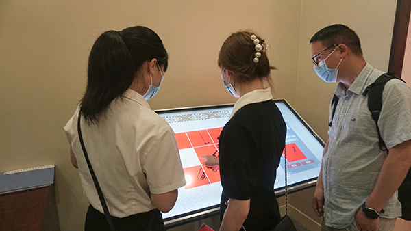 国际档案日|以巧手匠心修复历史 四川档案馆第十届“公众开放日”活动举办_fororder_现场互动游戏