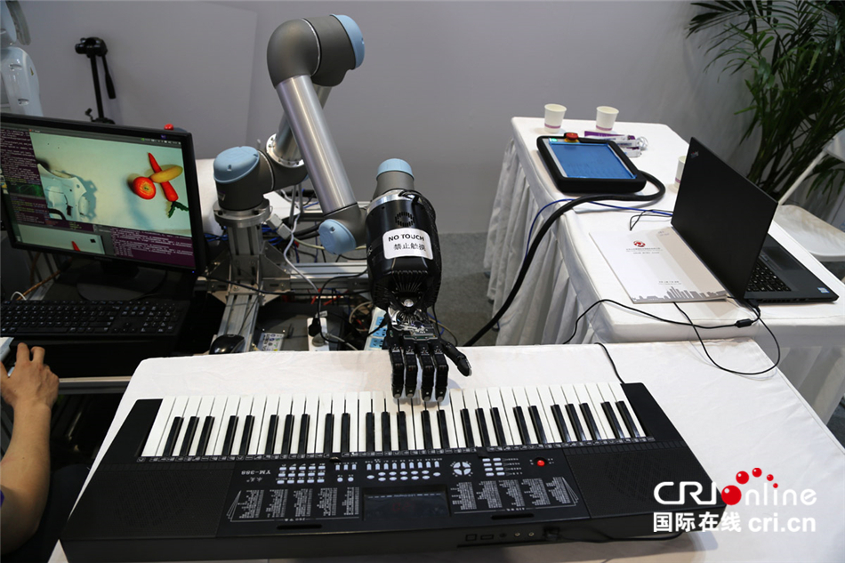 2019世界机器人大会在京举办 各式机器人闪亮登场