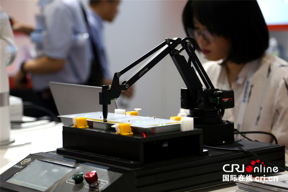 2019世界机器人大会在京举办 各式机器人闪亮登场
