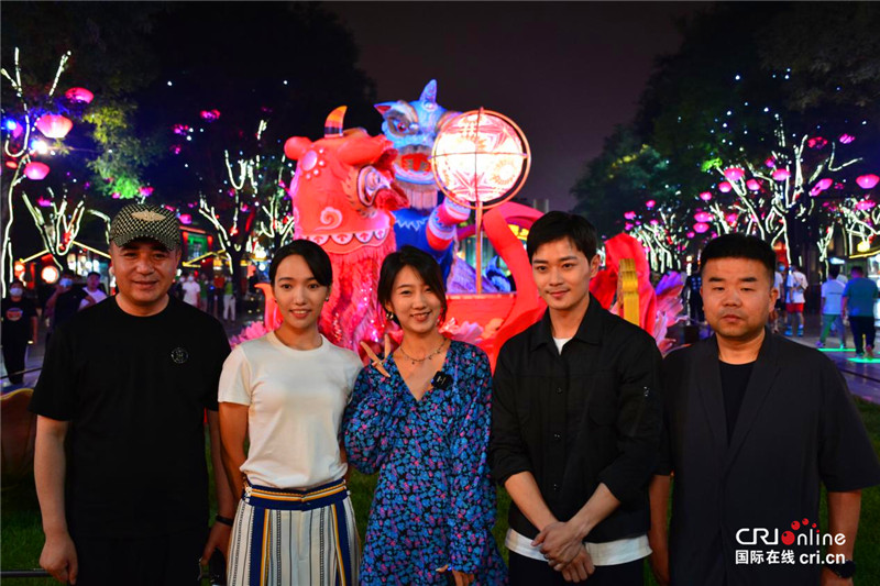 电影《长安·长安》幕后故事吸睛 媒体“网红”探班场面火热_fororder_图片9