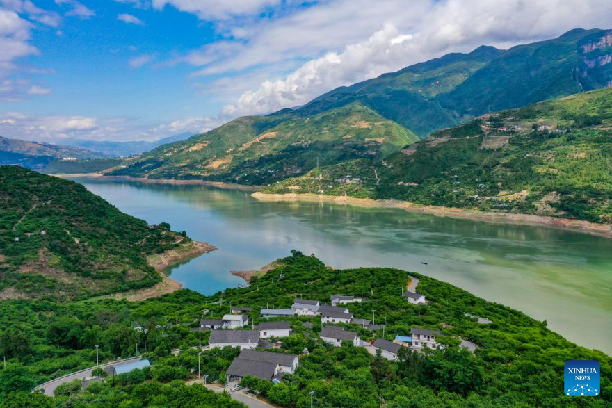 Scenery of Wushan section of Yangtze River in Chongqing