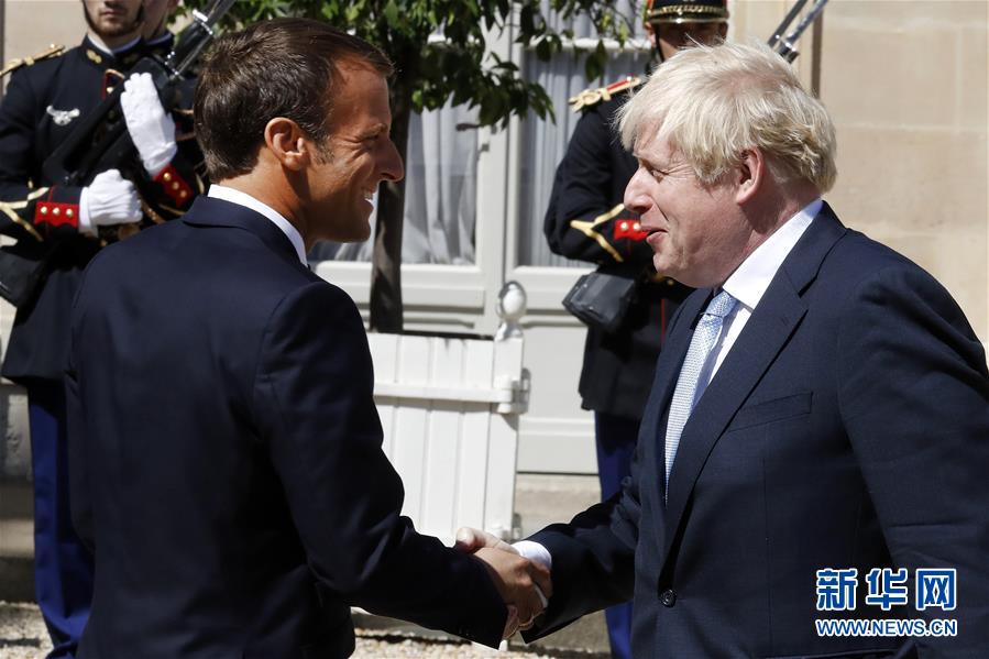 英国首相鲍里斯·约翰逊首访法国