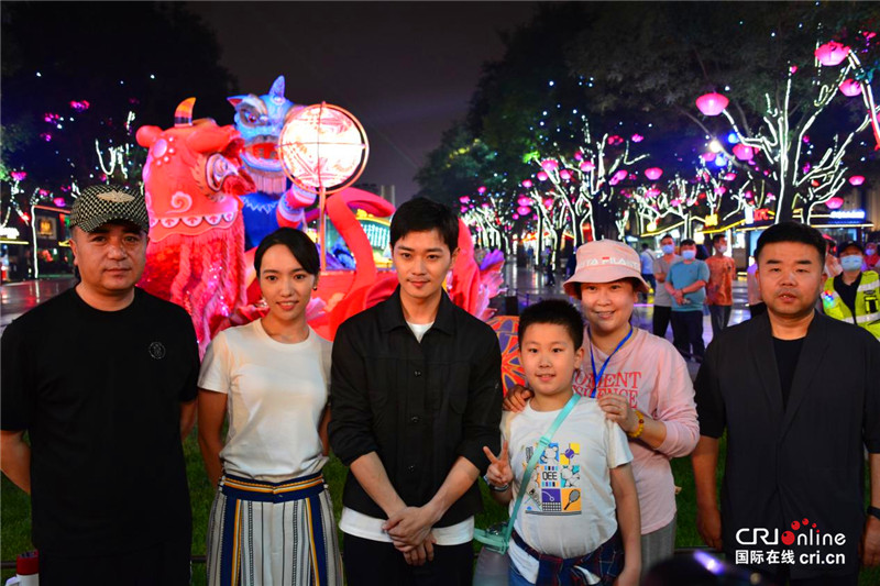 电影《长安·长安》幕后故事吸睛 媒体“网红”探班场面火热_fororder_图片10