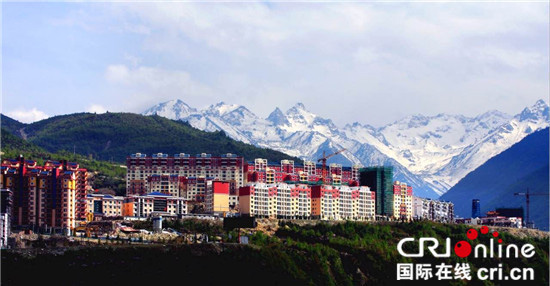 图片默认标题_fororder_眺望雪山