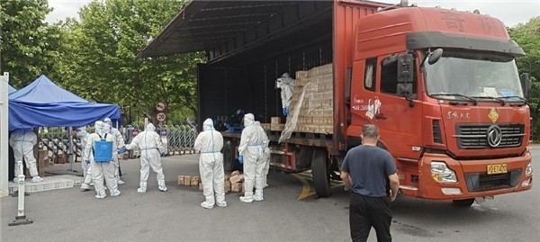 元气森林再度驰援上海 向上海64所高校捐赠360000瓶乳茶